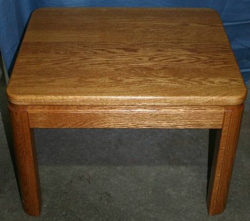 lot 104 image: Side Table