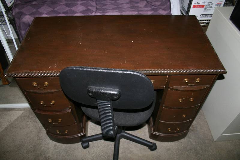 lot 106 image: Desk and Office Chair
