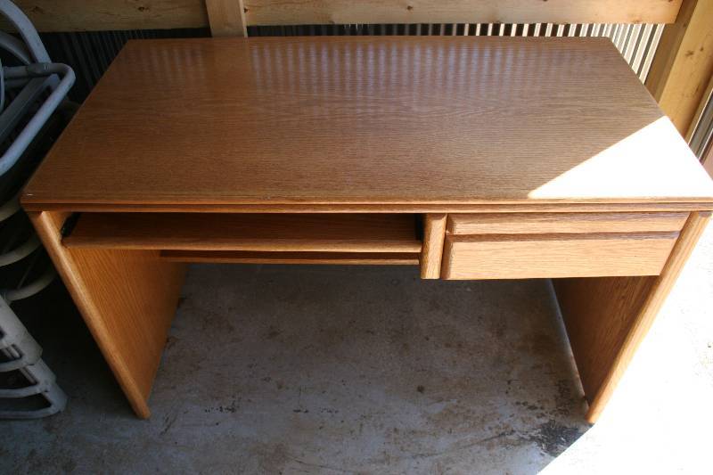 lot 120 image: Office Desk
