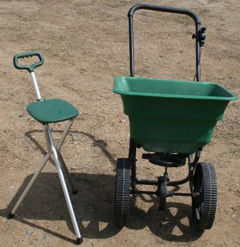 lot 138 image: Yard Spreader