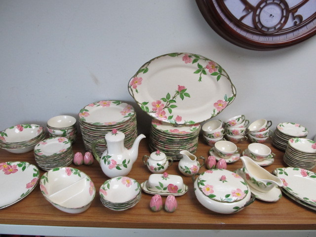 lot 83 image: LARGE Set of Franciscan Ware DESERT ROSE 