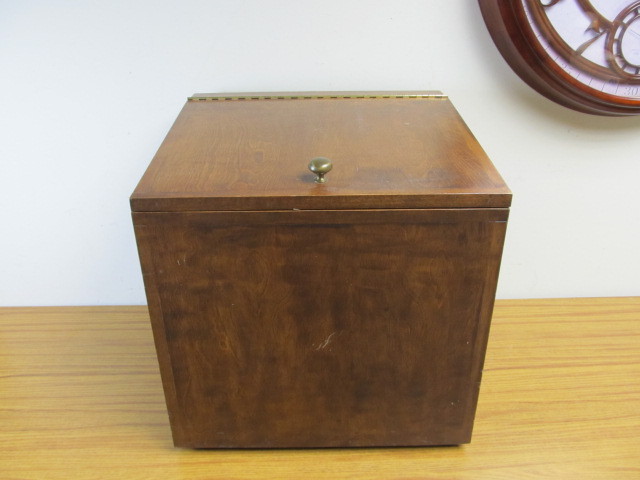lot 93 image: Nice Quality Wooden FirewoodStorage Chest 
