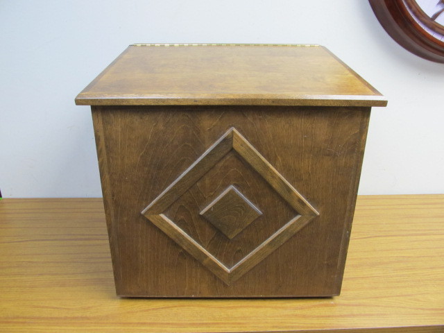 lot 94 image: Nice Quality Wooden FirewoodStorage Chest 