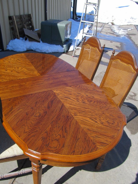 lot 121 image: NICE Vintage Dining Table wChairs