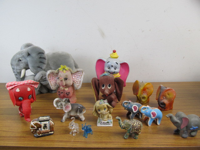 lot 30 image: Lot of Assorted Vintage Elephants