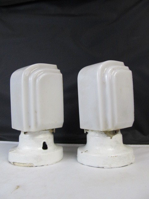 lot 61 image: Pair of Orig 1930s Deco Milk Glass Wall Sconces