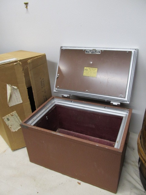 lot 107 image: Vintage Meilink Strongbox Safe wKey & Original Box