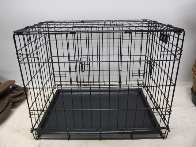 lot 110 image: Nice Metal Pet Cage