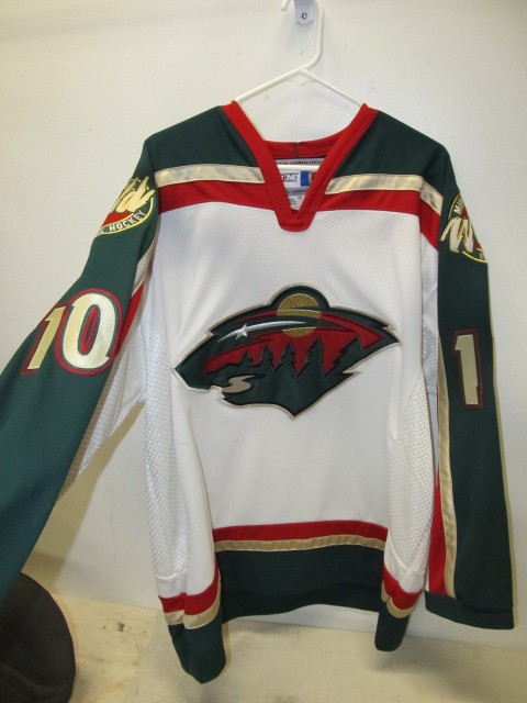 lot 114 image: Quality Mens Size Medium Wild Gaborik Jersey