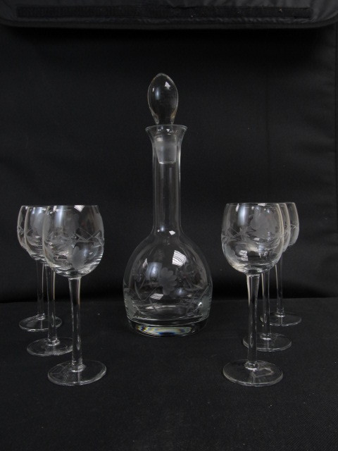 lot 136 image: Toscany Etched Crystal Decanter w6 Matching Glasses