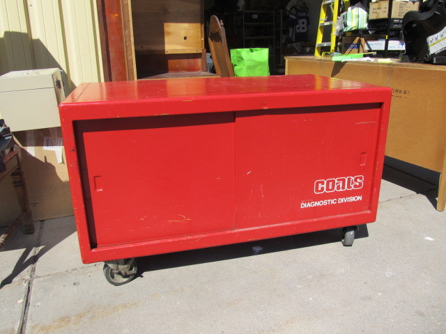 lot 8 image: Heavy Duty Rolling Work Tool Cabinet