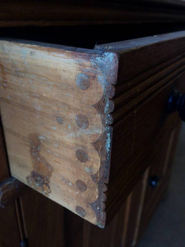 lot 132 image: Antique Oak Comode