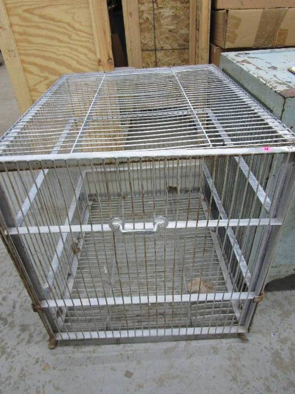 lot 11 image: Steel Dog Kennel - 30h X 28w X 32l