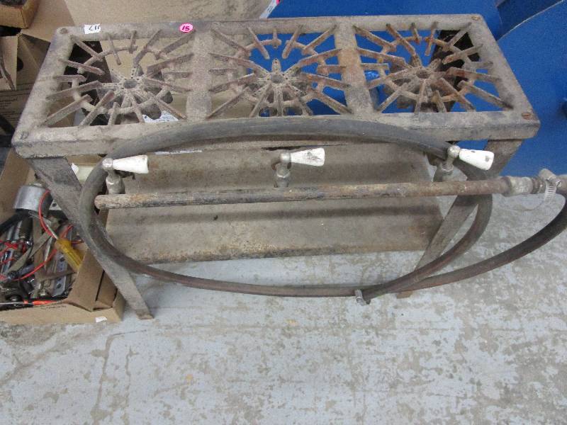 lot 15 image: Vintage Propane 3 Burner Grill