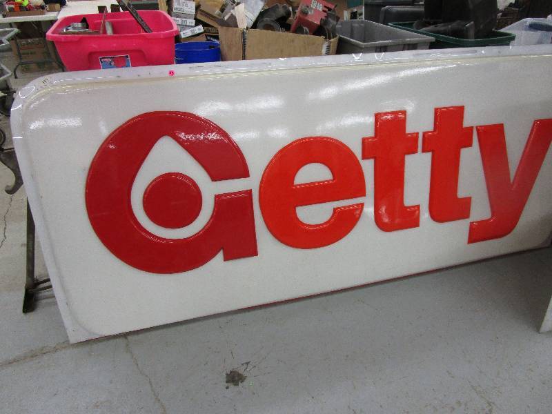 lot 23 image: Big Getty Signs  (Texaco)