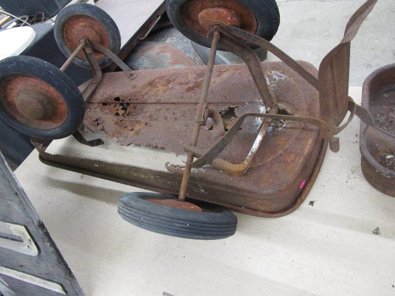 lot 28 image: Rustic Wagons