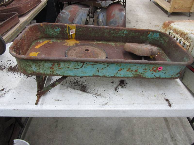 lot 30 image: Rustic Wagon