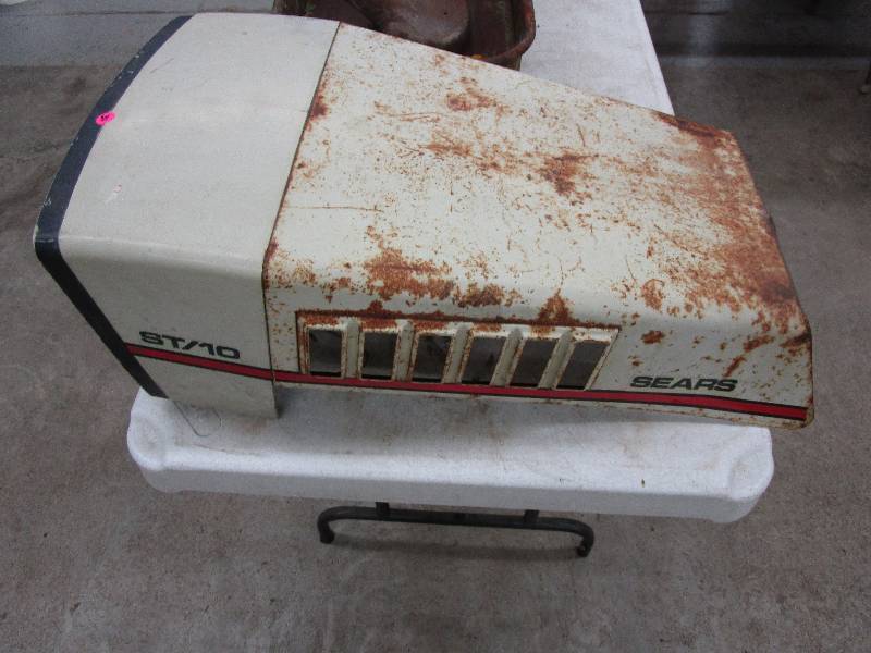 lot 31 image: Lawn Mower Cover