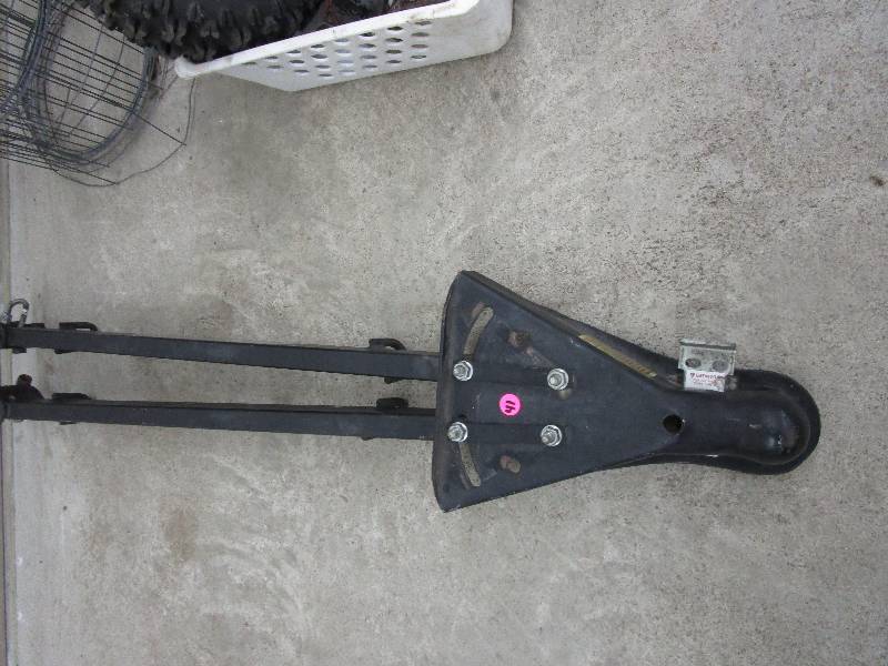 lot 41 image: Tow Bar