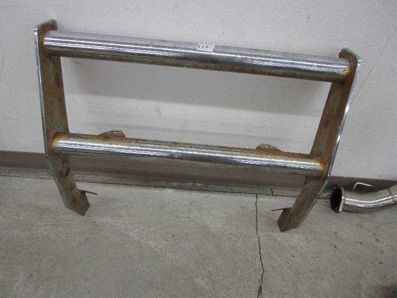 lot 64 image: Light Bar