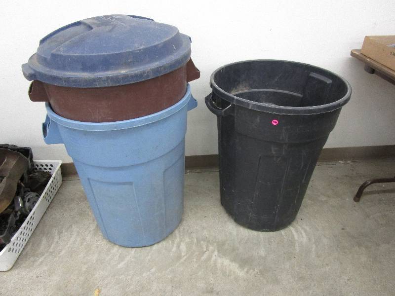 lot 74 image: 3- Garbage Cans
