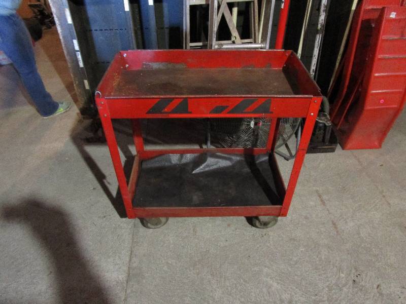 lot 86 image: Rolling Steel Tool Cart - 30w X 16l 32h