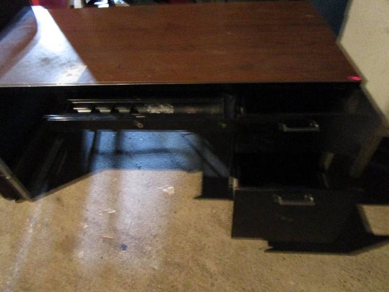 lot 101 image: Steel Office Desk - 60w X 30d X 30h