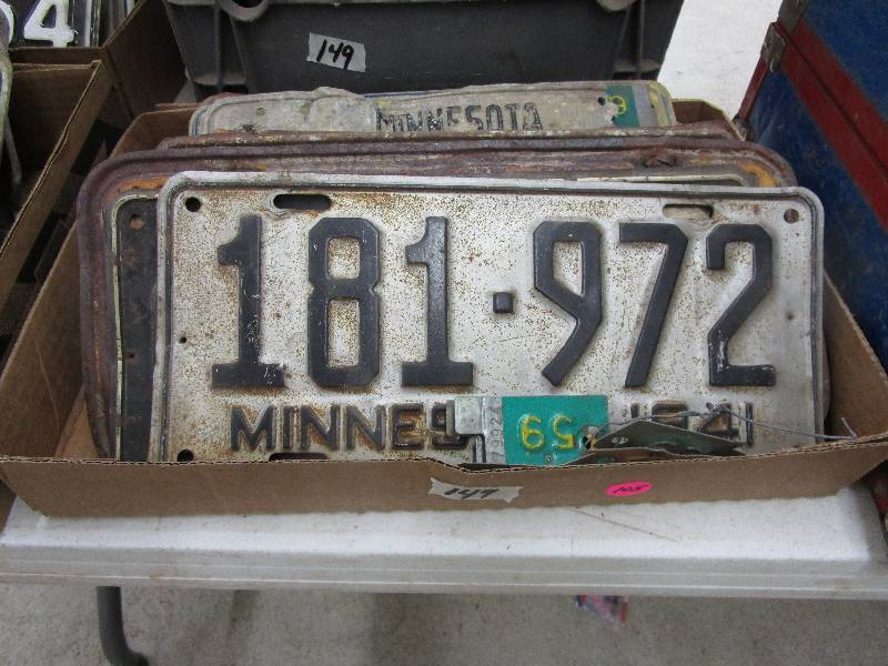 lot 105 image: Licence Plates 40s & 50s