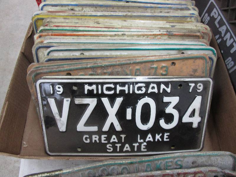 lot 107 image: Licence Plates 70s & 80s