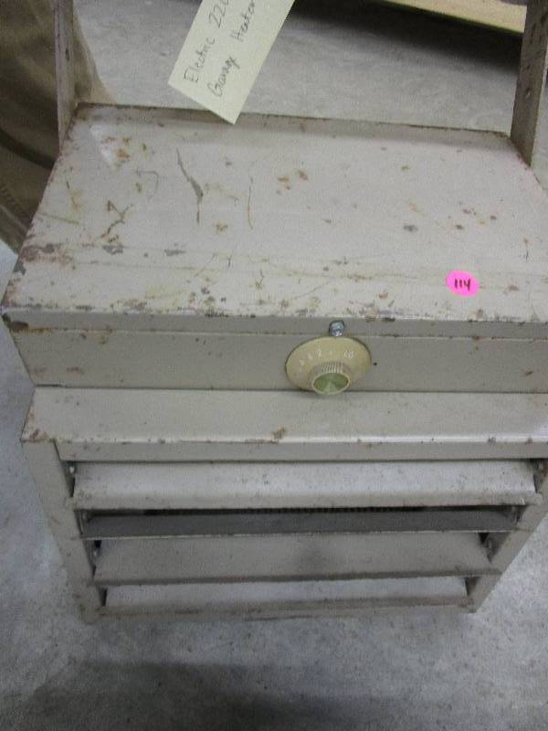 lot 114 image: Electric 220v Electric Heater - Works