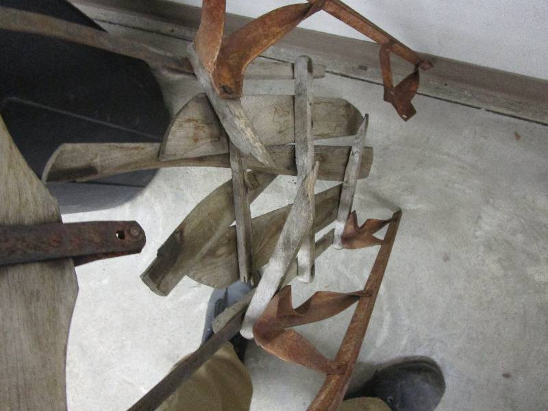 lot 124 image: Antique Sled