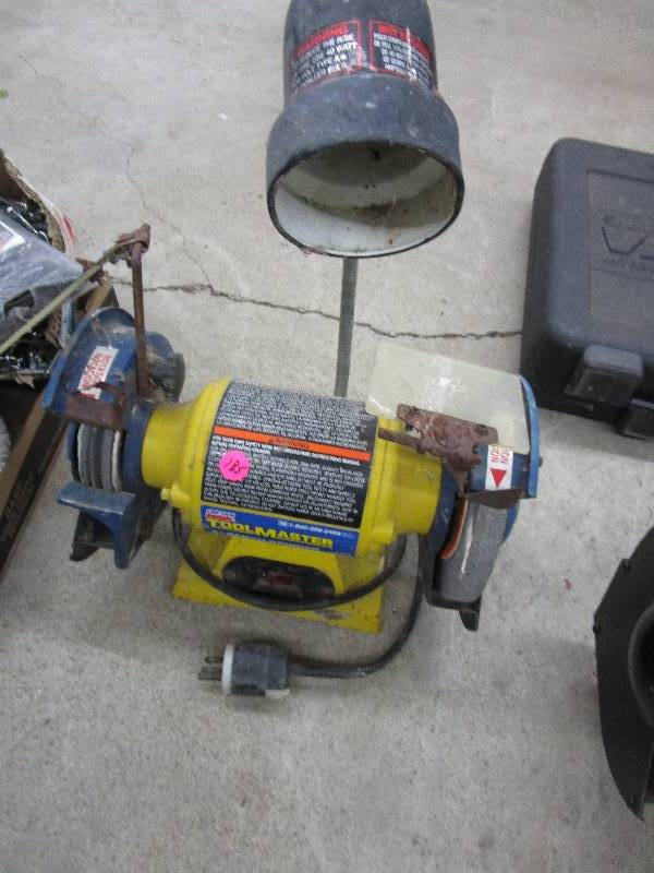 lot 135 image: 6 Lincoln Bench Grinder - Works