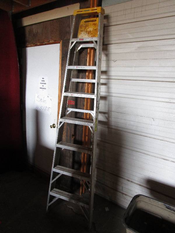 lot 138 image: Werner 8 Ft Ladder Aluminum