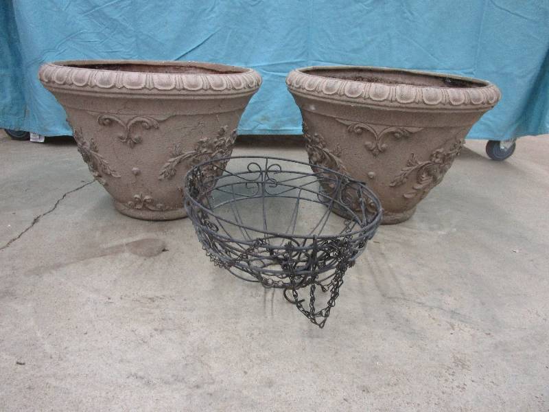 lot 160 image: 2 Matching Flower Pots and Hanging Metal