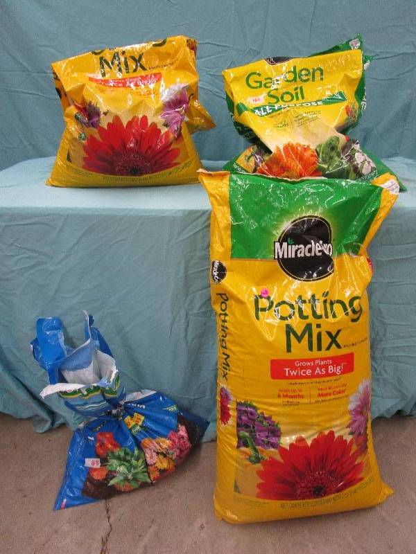 lot 168 image: Various Potting Soil one Big Bag Unopened