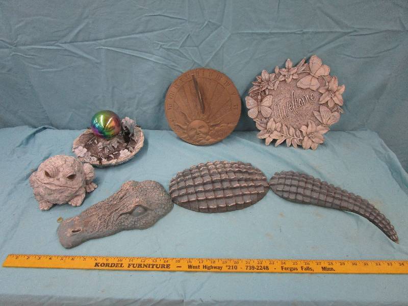 lot 169 image: Various Garden Decorations