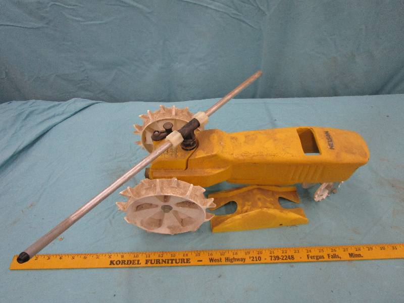 lot 180 image: Tractor Sprinkler