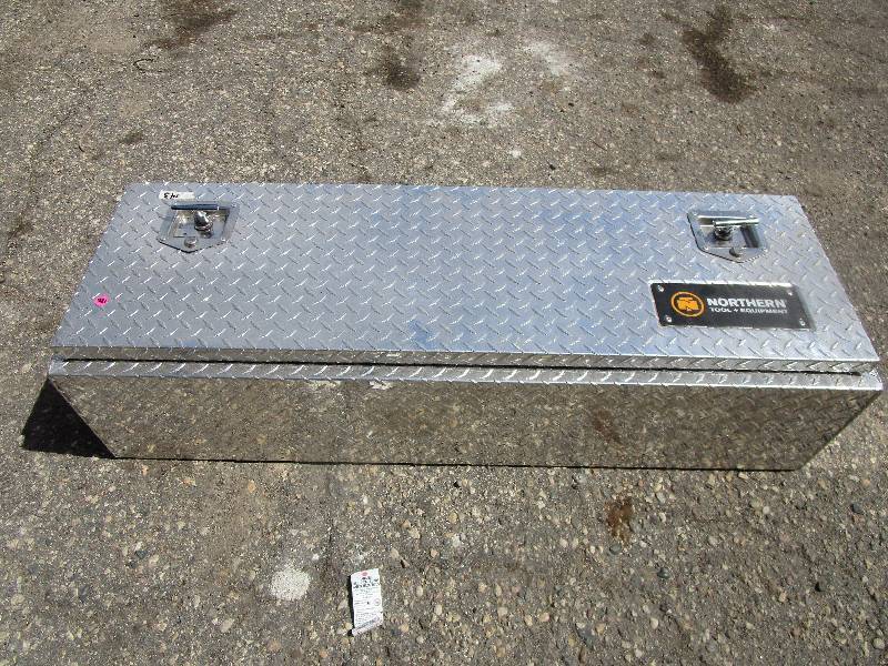 lot 186 image: Heavy Aluminum Tool Box with Keys 12 x 48