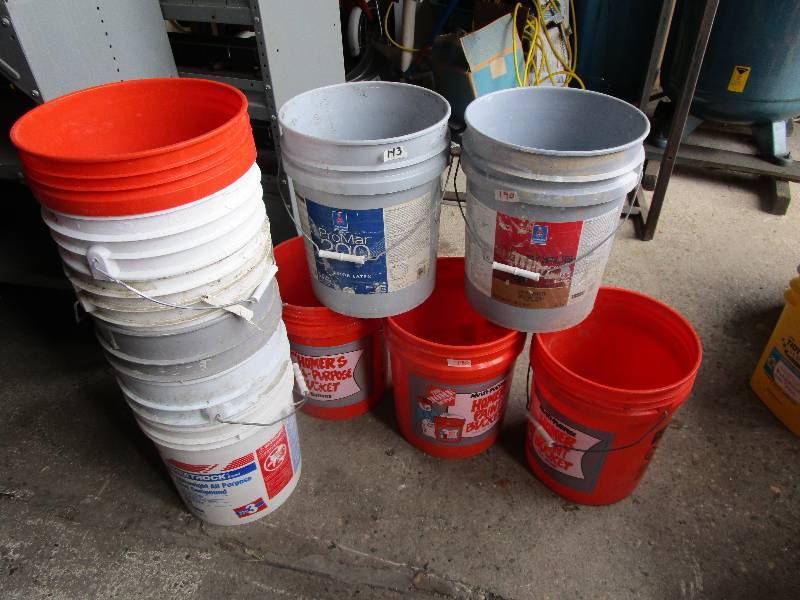 lot 190 image: 10-Five Gallon Pails