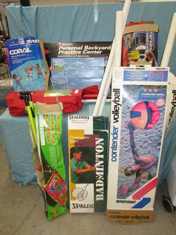 lot 191 image: Assorted Summer Yard Games