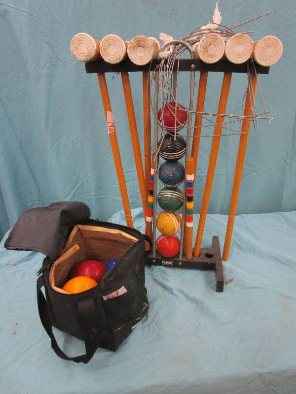lot 192 image: Croquet and Bache Ball Set