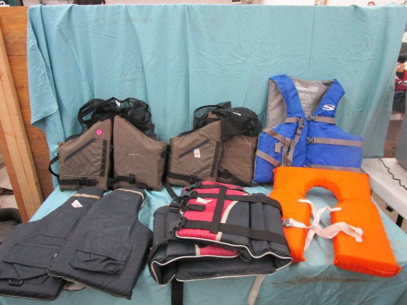 lot 196 image: Assorted Life Jackets