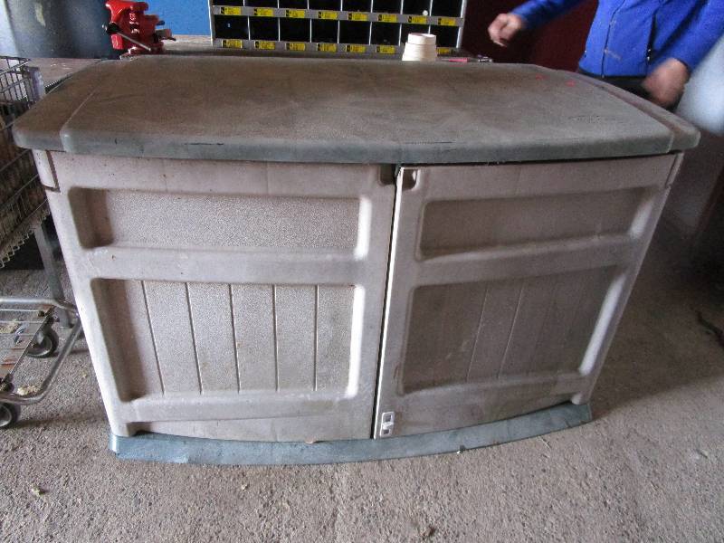 lot 199 image: Deck Storage Container