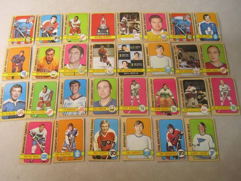 Lot of 30 Hockey Cards 1971-72  FS...