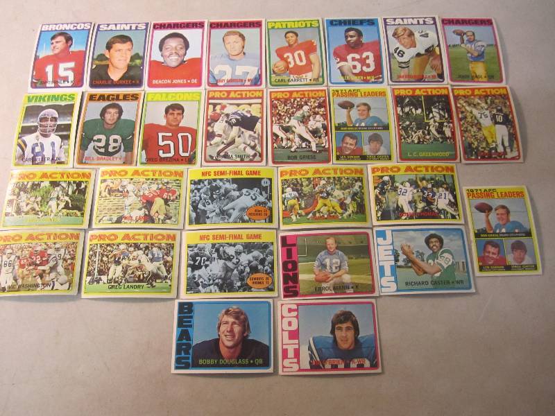 Lot of 29 Football Cards 1972  FS...