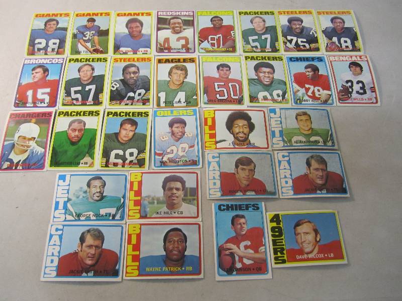 Lot of 30 Football Cards 1972  FS...