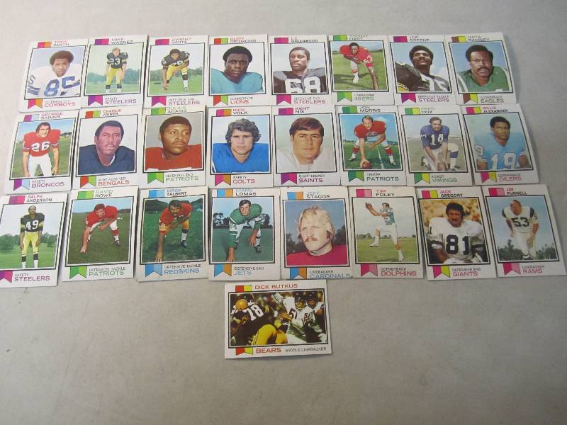 Lot of 25 Football Cards 1973   FS...