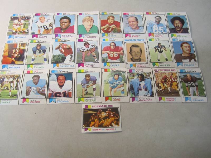Lot of 25 Football Cards 1973  FS...