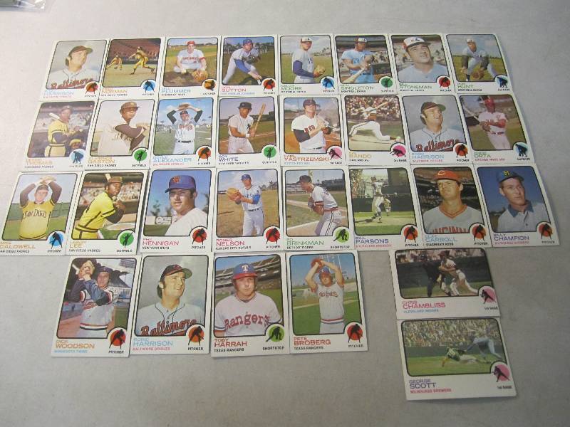 Lot of 30 Baseball Cards 1973  FS...