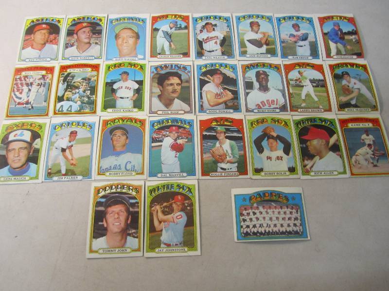 Lot of 27 Baseball Cards 1972  FS...